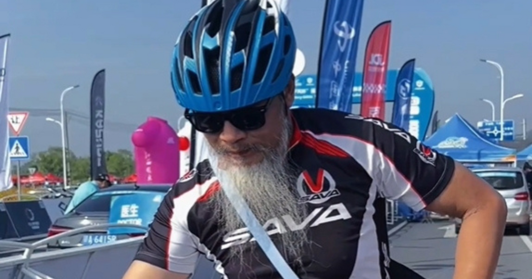 Cycling Tips for Seniors: How to Ride Safely and Enjoyably