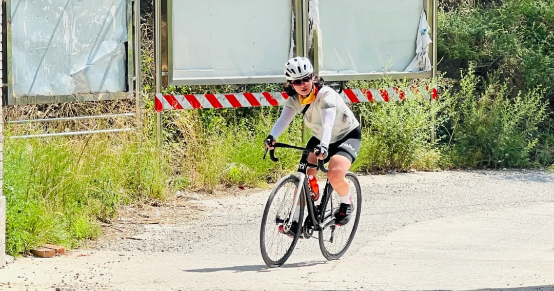How to Climb Hills Faster on a Road Bike？