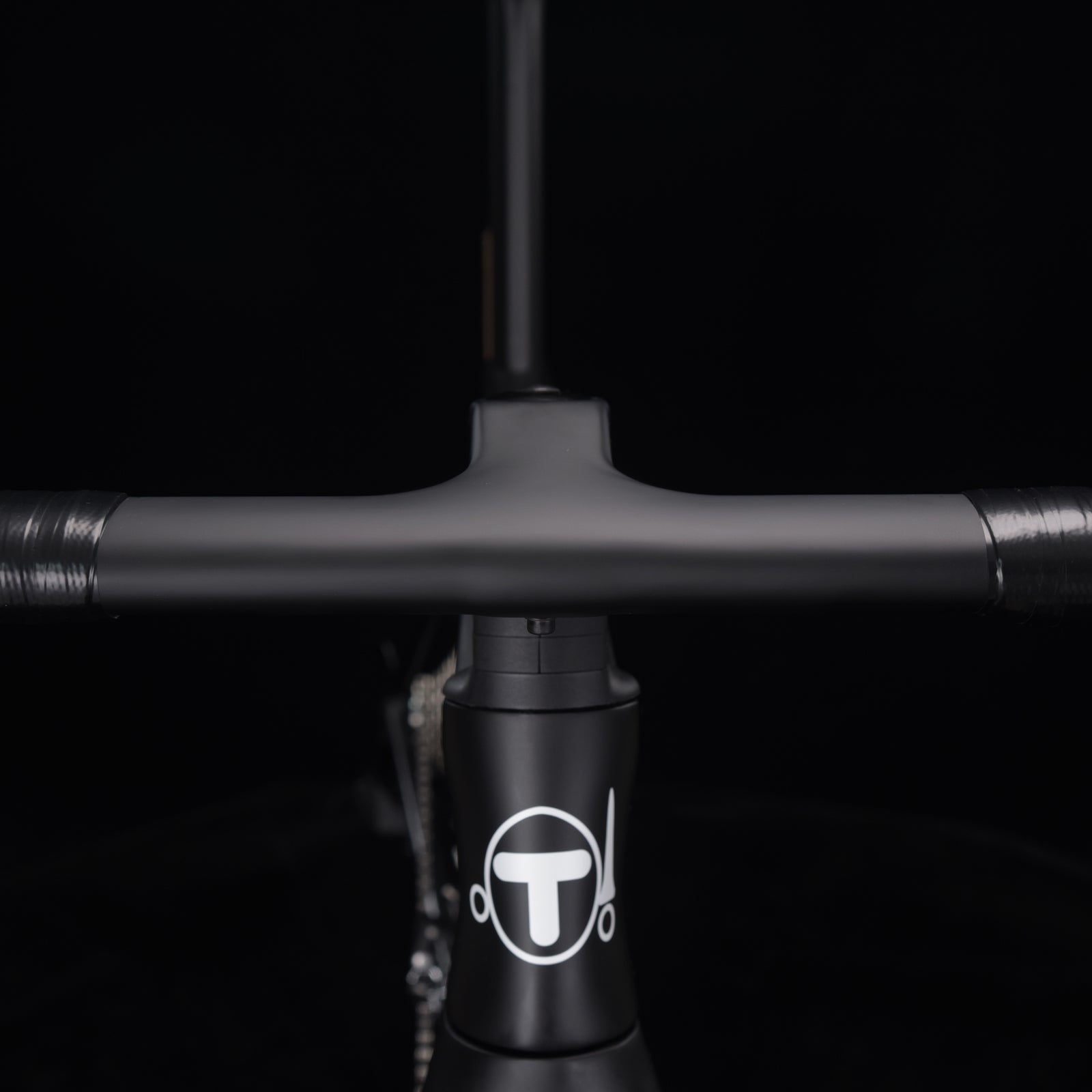 Full internal cable routing design